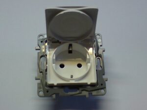 LEG 664632 Niloé 162 dugalj csapfedeles körmös.krém.gyv 1801