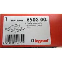 Legrand 650300 padlódoboz 3m alu fedéllel IP44 1902