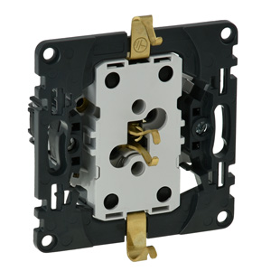 Leg InMatic 753026 2x2P+F dugalj mech.gyermekvédelemmel 1801