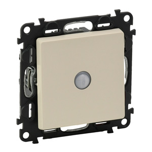 Valena Life energiatakarékos kapcsoló 10 AX elefántcsont