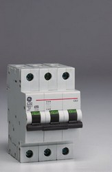 GE 674416 kismegszakító 3p C6A G30 1601